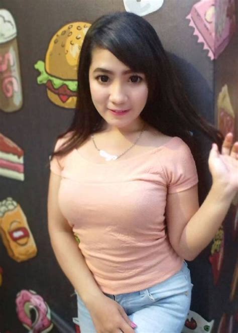 Cewek SMA Cantik Keenakan Di Entot Pacar